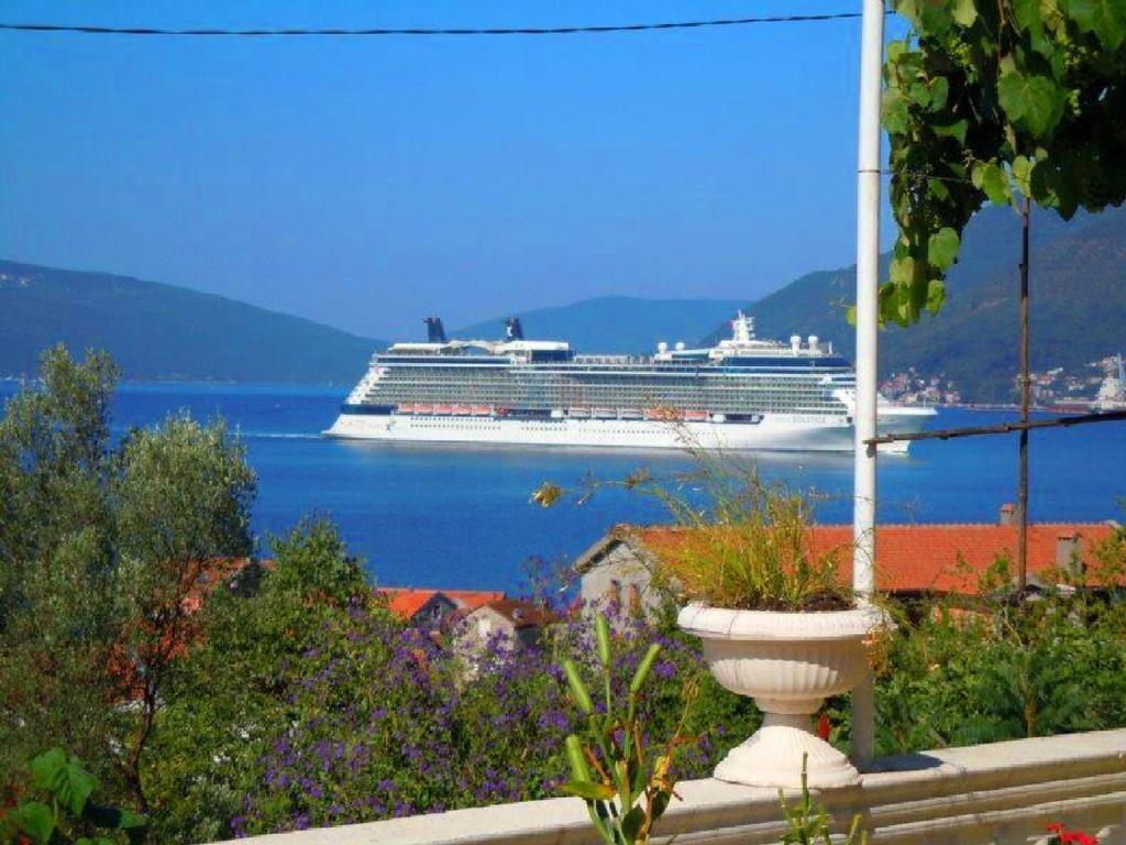 Villa Lastva Apartments Tivat Exterior foto